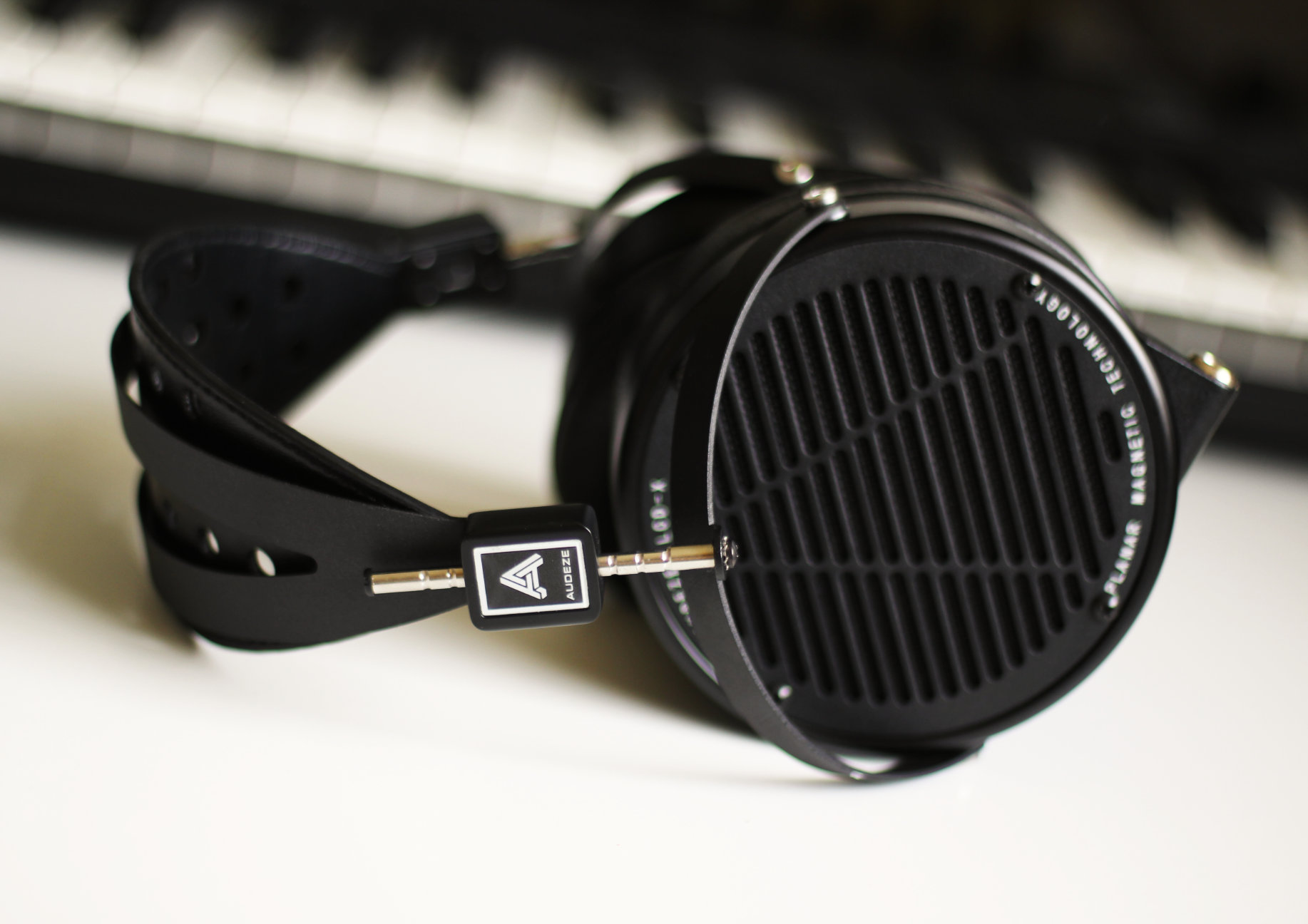 Audeze LCD-X Headphones Review - In-Depth | musicmanta